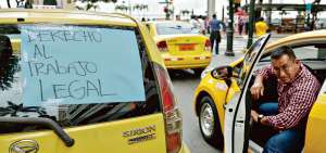 Los taxistas han protagonizado protestas para pedir a las autoridades que se impida el funcionamiento de las transnacionales y se combata la informalidad.