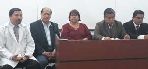 Los directivos del Colegio de M&eacute;dico del Guayas dieron una rueda de prensa en Guayaquil. 