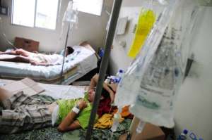 El dengue es una enfermedad causada por un virus que transmiten los mosquitos. Los s&iacute;ntomas son: fiebre, dolor de cabeza y de los m&uacute;sculos. Foto: Archivo