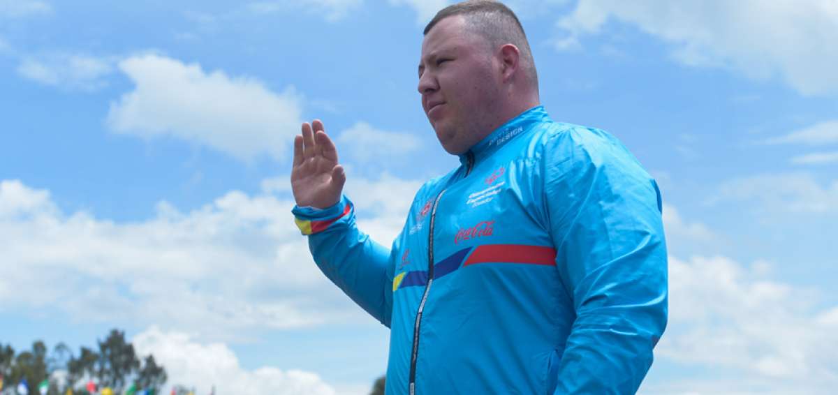 El levantador ecuatoriano de potencia  Gilbert Piedra ostenta un t&iacute;tulo en los Juegos Mundiales de Olimpiadas Especiales en 2015 y ha sido campe&oacute;n nacional en tres oportunidades. 