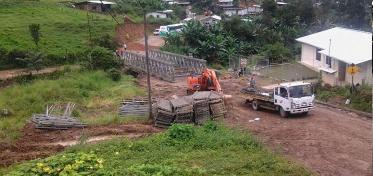 Los automotores que viajan por esta zona pueden cruzar por la plataforma, pero uno a la vez.
