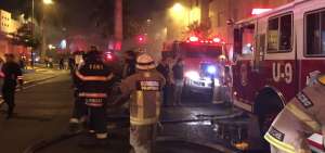 200 bomberos controlaron esta madrugada incendio en La Bah&iacute;a