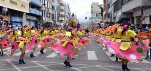 Los desfiles de la Fiesta de la Fruta y de las Flores (FFF) y de la Ronda Nocturnal son los m&aacute;s vistosos de esta temporada en la capital tungurahuense.