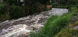 Las lluvias en la Sierra centro ocasionaron un considerable aumento en el caudal del r&iacute;o Ambato.