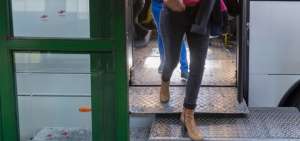 En Quito, tres detenidos por robar en las paradas del Metrob&uacute;s y la Ecov&iacute;a