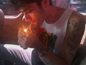 Dos miembros de One Direction prenden un porro en Per&uacute; (VIDEO)