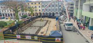 Las obras en el centro de la ciudad de Loja siguen un cronograma. Los trabajos incluyen cambio de matrices de agua, telefon&iacute;a y mejoramiento de la calzada.