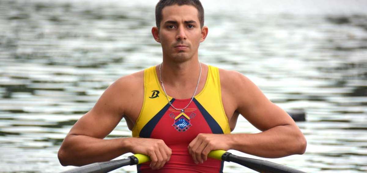 Gabriel Sol&aacute; dej&oacute; la nataci&oacute;n  para practicar remo