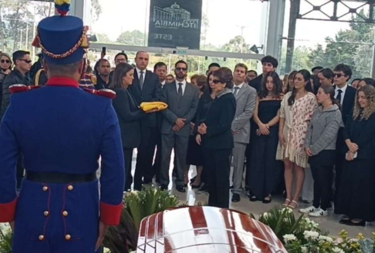 Culmina el funeral de Estado de Rodrigo Borja en el Palacio de Cristal de Itchimb&iacute;a