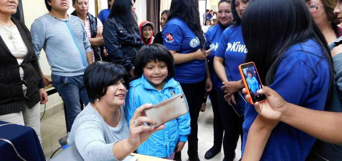 La peque&ntilde;a Mar&iacute;a volvi&oacute; a sonre&iacute;r con su peluca natural, que fue tejida con cabellos donados.