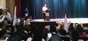 El ministro de Educaci&oacute;n, Fander Falcon&iacute;, durante el encuentro.