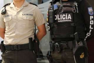 El mal uso del uniforme policial o militar es sancionado en Ecuador.