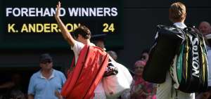 Anderson salva una bola de partido y vence a Federer