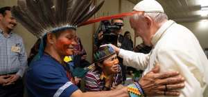 El papa Francisco ha mantenido reuniones privadas con representantes ind&iacute;genas de la Amazon&iacute;a. El Sumo Pont&iacute;fice debe revisar el documento final.