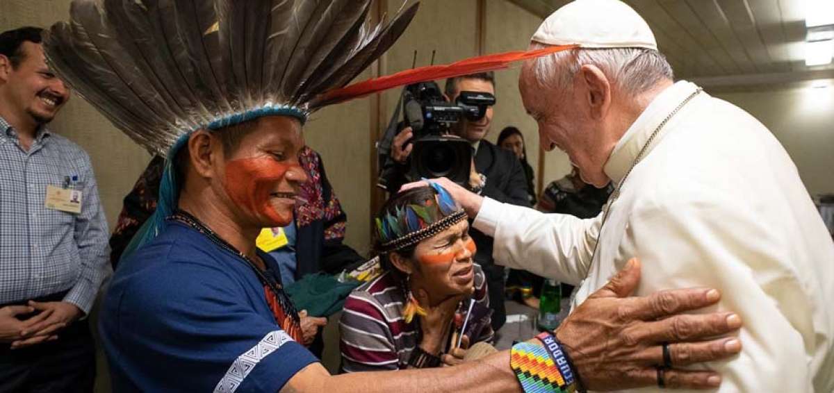 El papa Francisco ha mantenido reuniones privadas con representantes ind&iacute;genas de la Amazon&iacute;a. El Sumo Pont&iacute;fice debe revisar el documento final.