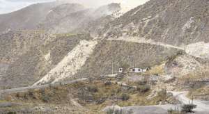 Los trabajos en la v&iacute;a, como estabilizaci&oacute;n de taludes y la ampliaci&oacute;n a 4 carriles, contin&uacute;an y est&aacute; previsto que concluyan en diciembre de 2015. Foto:  Archivo / El Tel&eacute;grafo