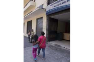 Los representantes de Dinapen indicaron que la investigaci&oacute;n contin&uacute;a, a pesar de que la ni&ntilde;a volvi&oacute; a su hogar. Foto: Daniel Molineros / EL TEL&Eacute;GRAFO