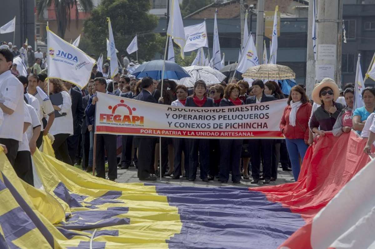 Los agremiados realizaron una marcha desde el Parque El Arbolito hasta la Plaza Rep&uacute;blica, en Quito. Foto: Fernando Sandoval / EL TEL&Eacute;GRAFO