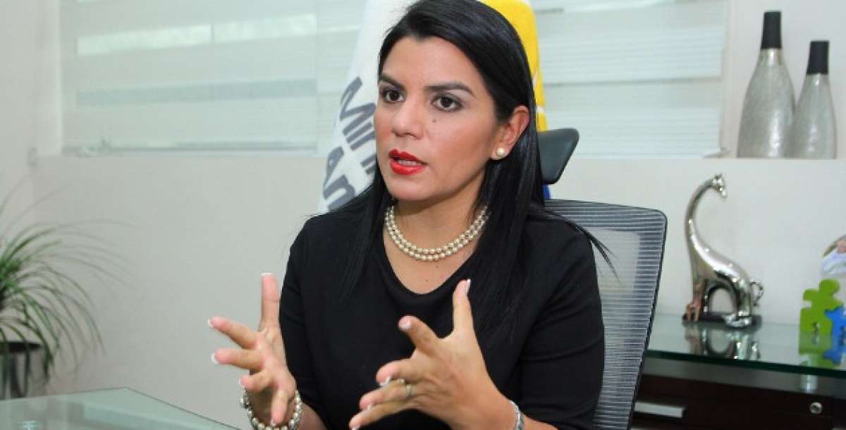 Lorena Tapia deja el Ministerio del Ambiente 