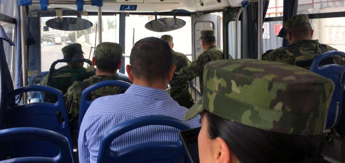 Las FF.AA. prestan servicio de transporte p&uacute;blico a la ciudadan&iacute;a