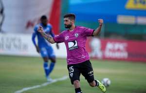 Pablo Caballero puso el &uacute;nico tanto del encuentro por la v&iacute;a del penal. Foto: &Aacute;lvaro P&eacute;rez / El Tel&eacute;grafo