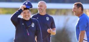 Ver&oacute;n conf&iacute;a en que Maradona "salve" a Gimnasia de La Plata