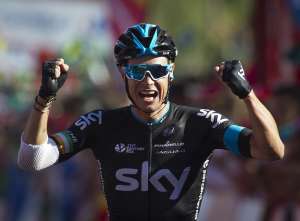 Nicolas Roche, del equipo Sky, celebra su victoria en la 18&ordf; etapa de la Vuelta a Espa&ntilde;a. Foto: AFP