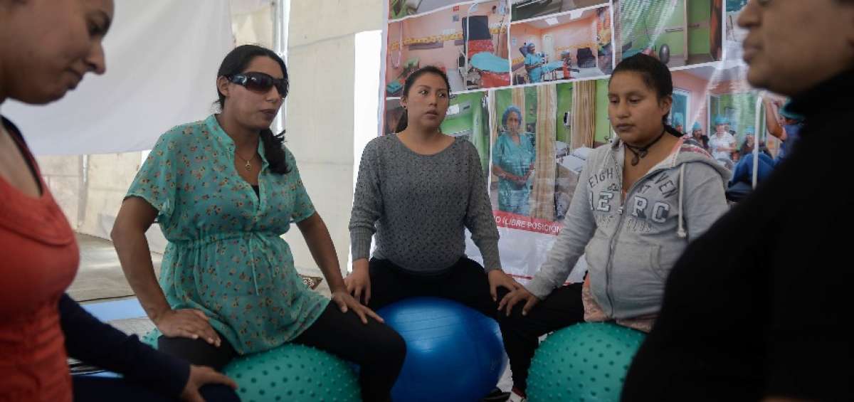 Los ejercicios con pelotas fortalecen los m&uacute;sculos de la regi&oacute;n p&eacute;lvica, lo que ayuda al parto normal.