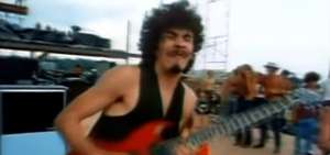 Un joven mexicano llamado Carlos Santana cautiv&oacute; a los presentes en Woodstock, en 1969.