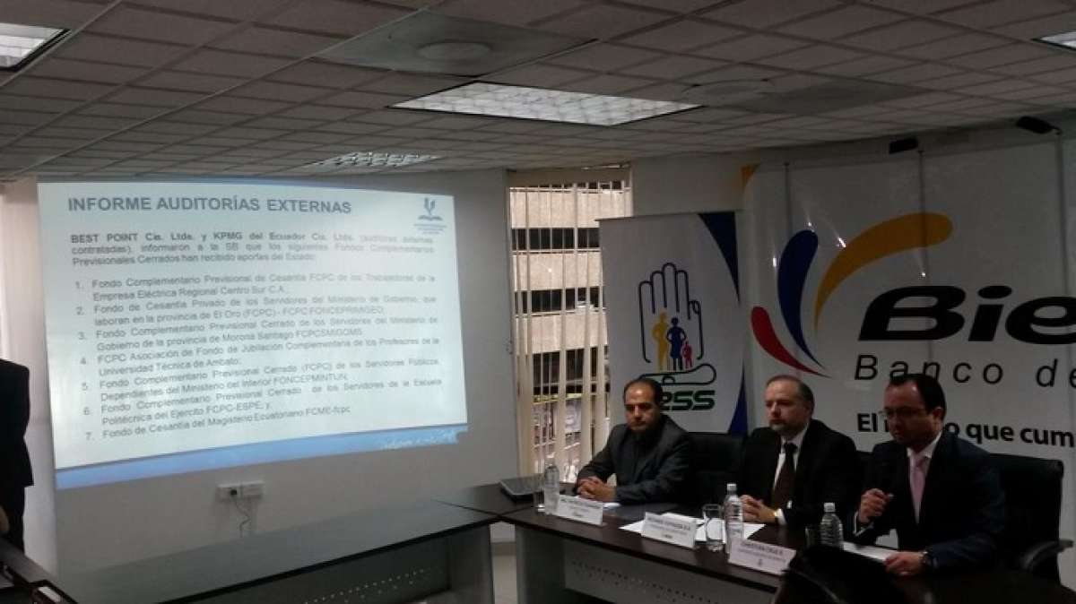 El gerente general del Banco, Patricio Chanab&aacute;, indic&oacute; que respetar&aacute; la estabilidad laboral de los funcionarios del FCME. Foto: BIESS