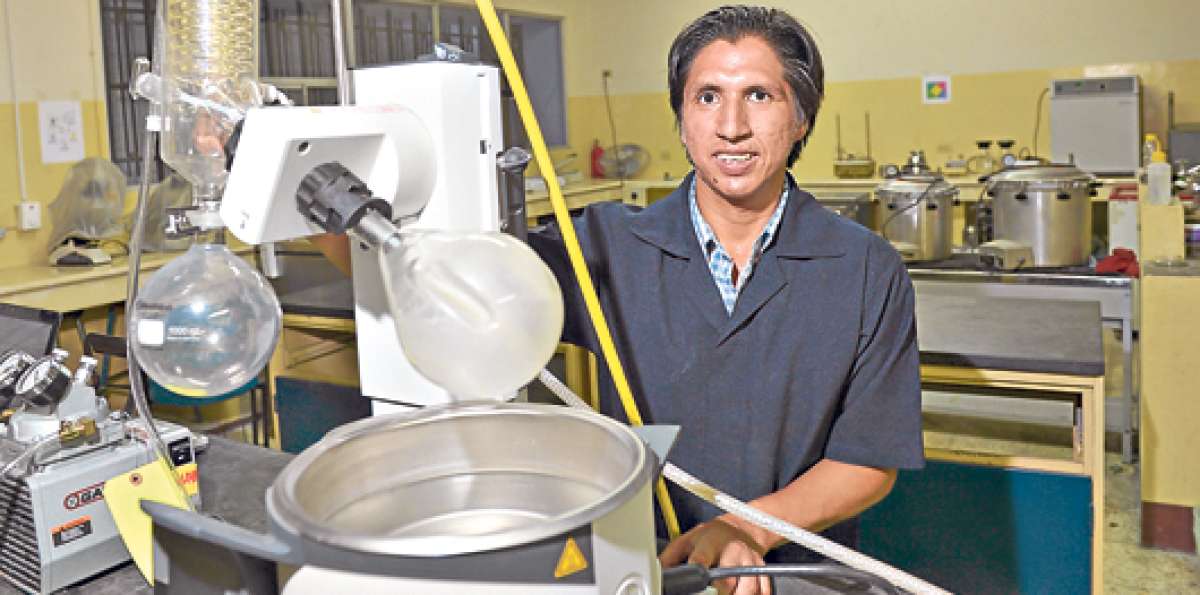 Christian Pinos hizo rehabilitaci&oacute;n desde los 4 a&ntilde;os luego de que le detectaran par&aacute;lisis cerebral. Foto: William Orellana / El Tel&eacute;grafo