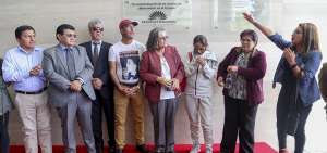 En el Sal&oacute;n Jos&eacute; Mej&iacute;a Lequerica se devel&oacute;, ayer, una placa en honor de las v&iacute;ctimas de violaci&oacute;n. 