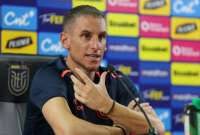 El director técnico también tuvo un "cruce verbal" con un periodista, por los jugadores que no convocó.