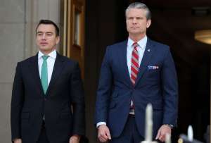 Noboa fue recibido con honores militares en el Pent&aacute;gono durante su visita oficial a Estados Unidos.