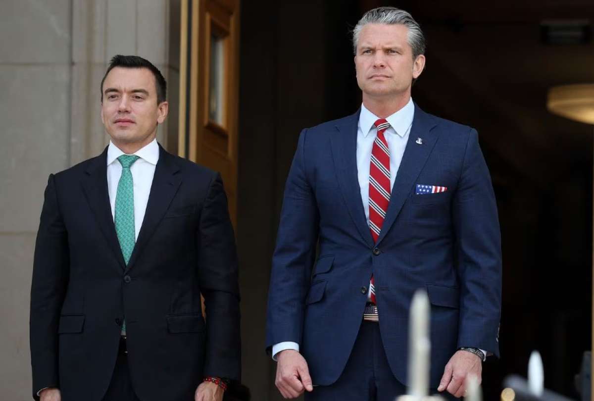 Noboa fue recibido con honores militares en el Pent&aacute;gono durante su visita oficial a Estados Unidos.