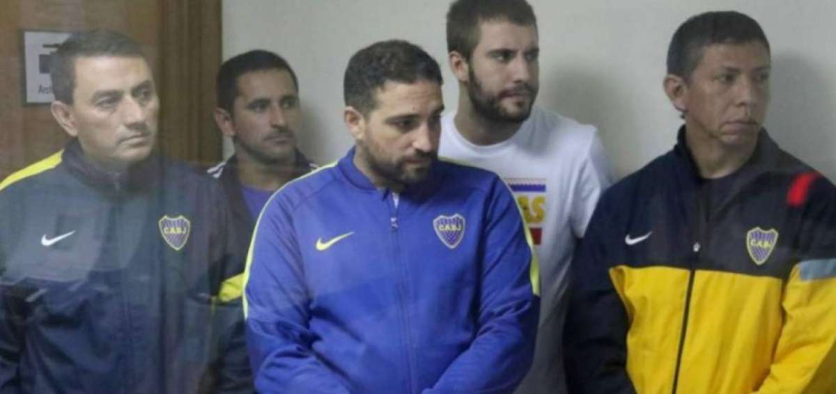 Liberaron y expulsaron a los jefes de la barrabrava de Boca Jrs. de Paraguay