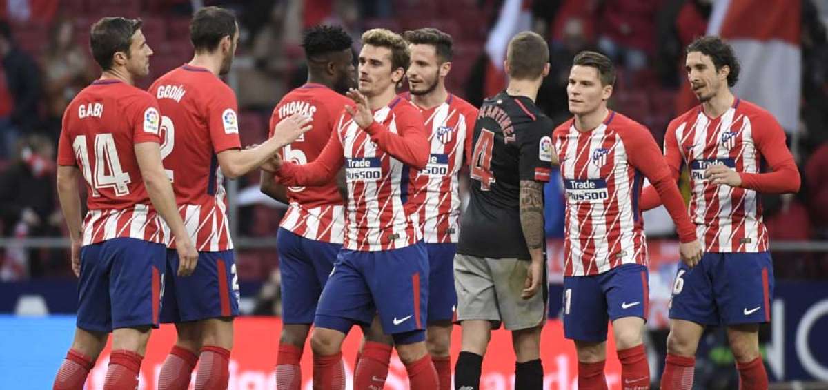 El Atl&eacute;tico derrota al Athletic (2-0) y aguanta el ritmo del Barcelona