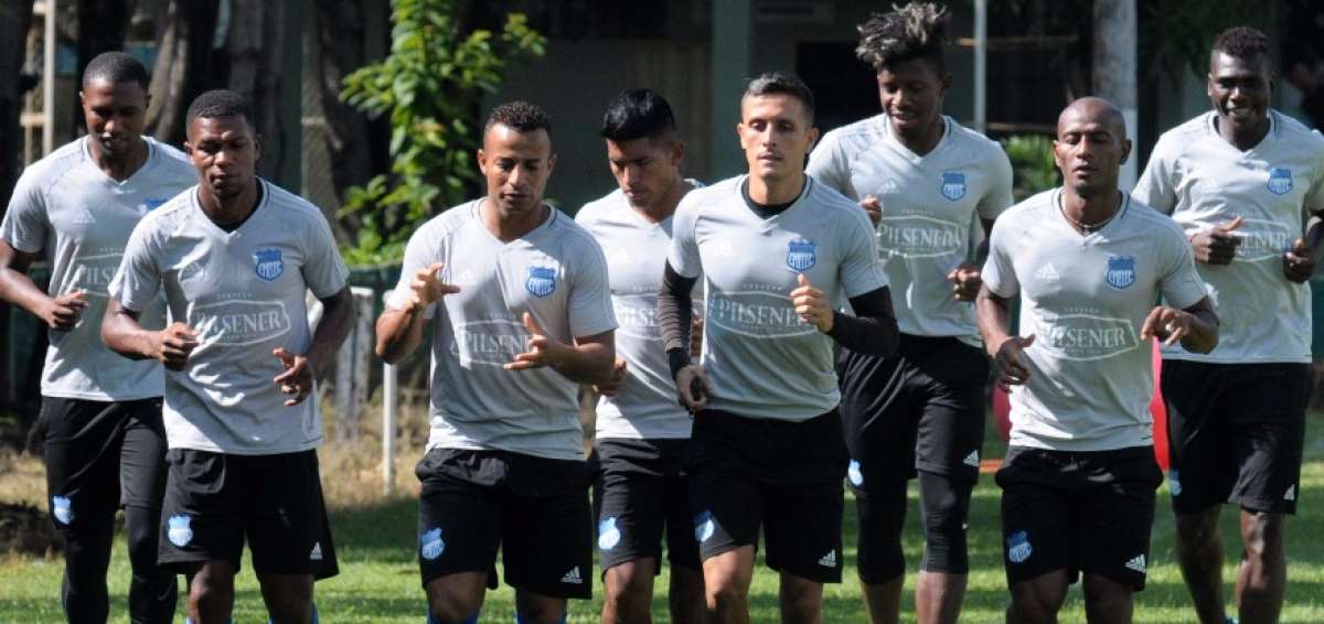 Los futbolistas de Emelec realizaron trabajos regenerativos, despu&eacute;s del choque por Copa Libertadores de Am&eacute;rica. 