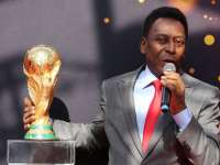 Pelé es el único futbolista que ha ganado tres copas mundiales. 