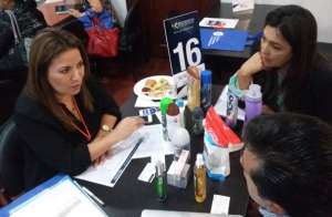 Representantes de varios sectores productivos se reunieron ayer con grandes compradores locales en la feria &lsquo;Encadena Industrias 2015&rsquo;. Foto: Cortes&iacute;a 