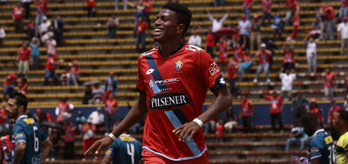 Felipe Mej&iacute;a le dio el triunfo a los 'Rojos'.