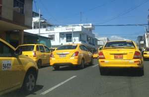 Taxistas en Manta reclamaron sus derechos