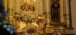 La escultura de la Virgen Mar&iacute;a que reposa en el altar principal de la iglesia San Francisco fue tra&iacute;da desde Espa&ntilde;a, a mediados del siglo XVIII.  