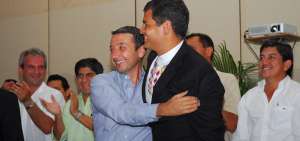 Vinicio Alvarado, junto con Alexis Mera, fueron los &uacute;nicos funcionarios que estuvieron los 10 a&ntilde;os de Gobierno de Rafael Correa. Alvarado fue Secretario de la Administraci&oacute;n y tambi&eacute;n Ministro.