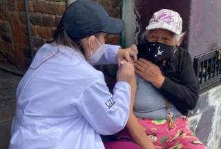 Brigadas de vacunación contra el covid e influenza recorrieron Quito