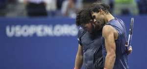 Nadal y Thiem al final del partido en la pista central Arthur Ashe.