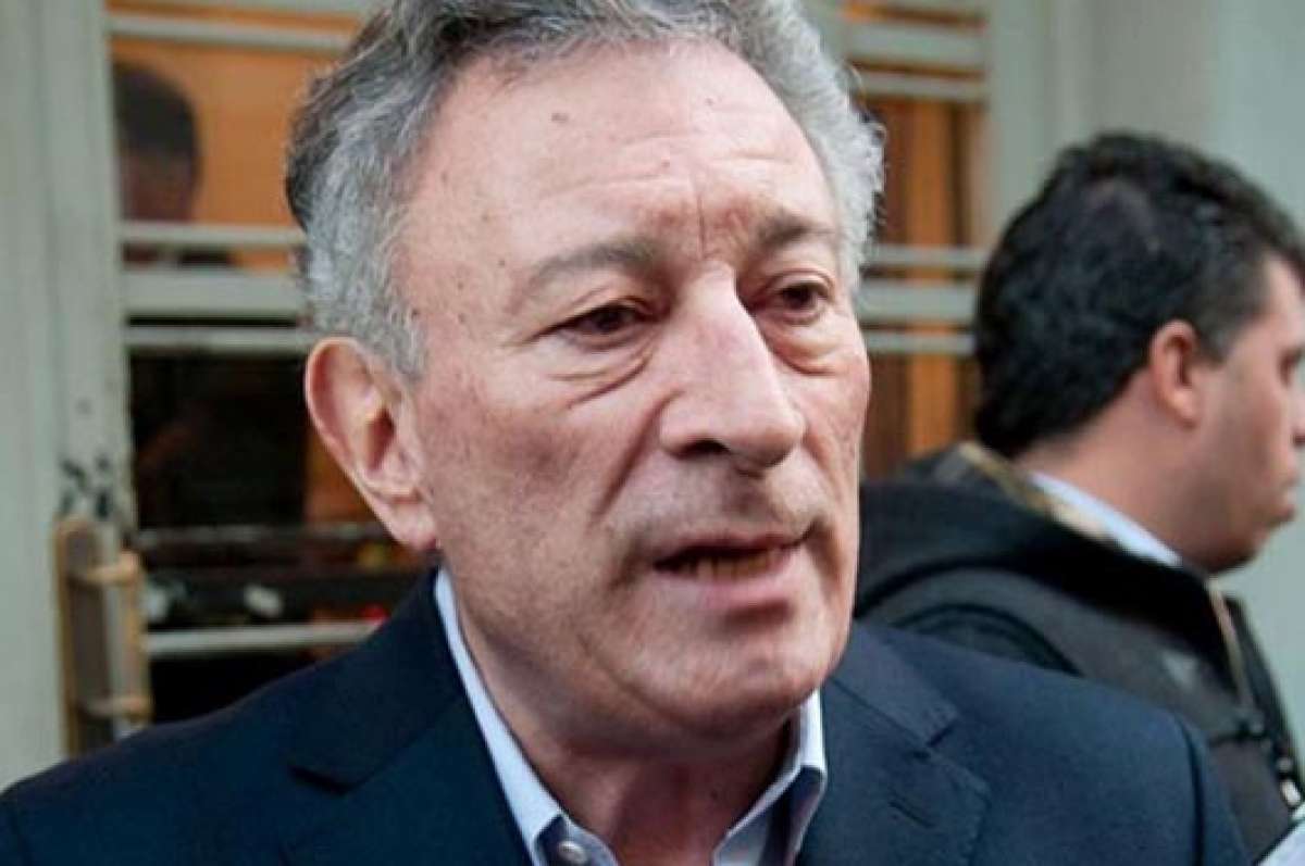 Luis Segura presidir&aacute; la AFA hasta octubre del 2015 y buscar&aacute; a Martino