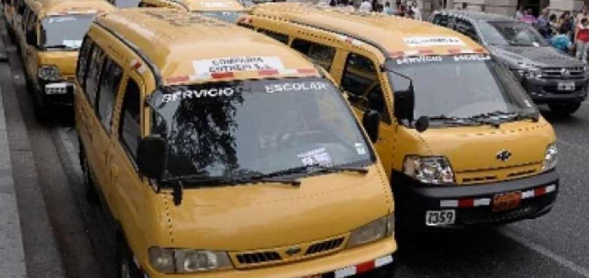 MinEduc establece normativa de transporte escolar para instituciones educativas