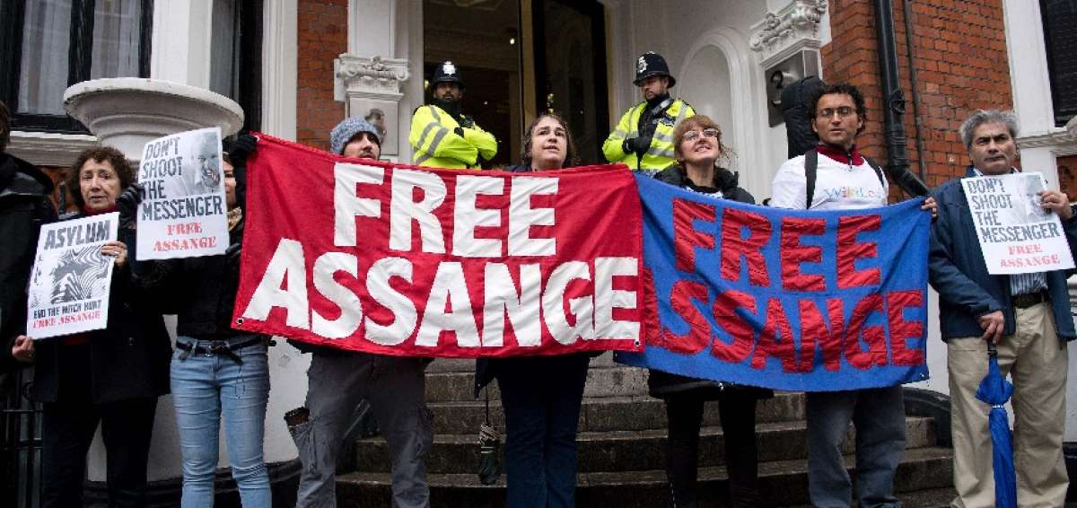 La Fiscal&iacute;a sueca interrog&oacute; este lunes al fundador de WikiLeaks en la embajada de Ecuador en Londres. 