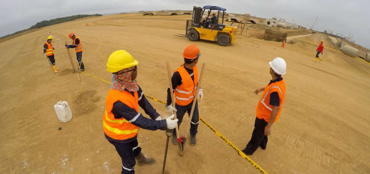 Para los trabajos del dragado se retirar&aacute;n aproximadamente 15 millones de metros c&uacute;bicos de sedimentaci&oacute;n.